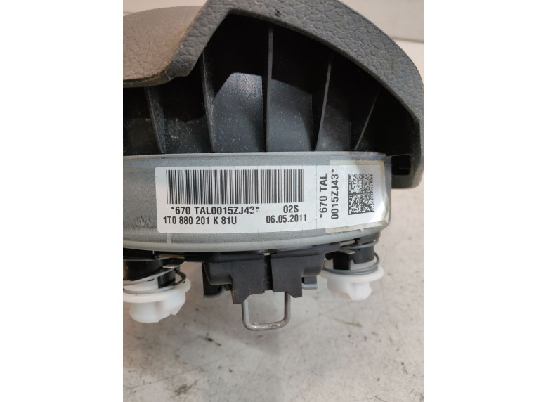 Подушка безопасности водителя к Volkswagen Touran, 2011г.