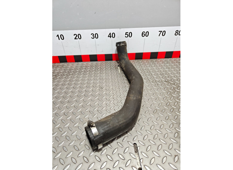 Патрубок интеркулера к Opel Vivaro, 2003г.