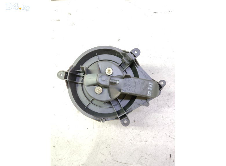 Моторчик печки к Citroen Xsara 2000 г.