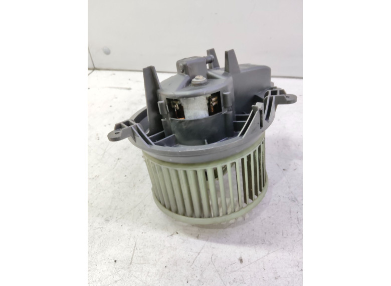 Моторчик печки к Citroen Xsara, 2000г.