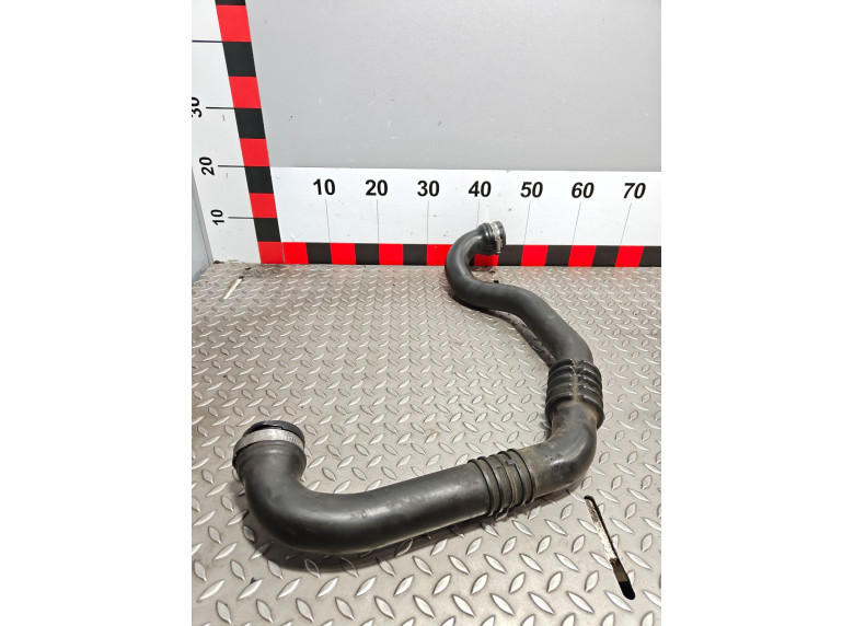 Патрубок интеркулера к Opel Vivaro, 2003г.