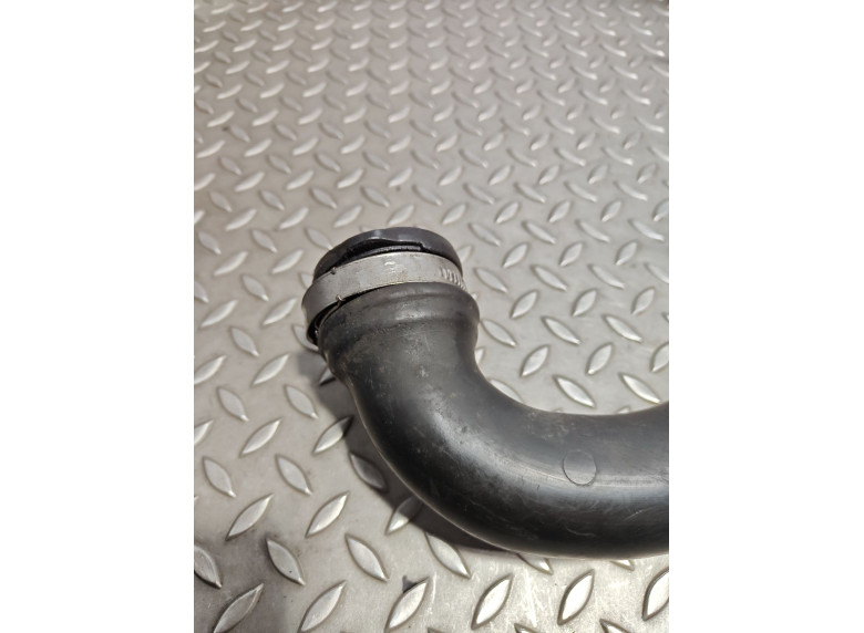 Патрубок интеркулера к Opel Vivaro, 2003г.