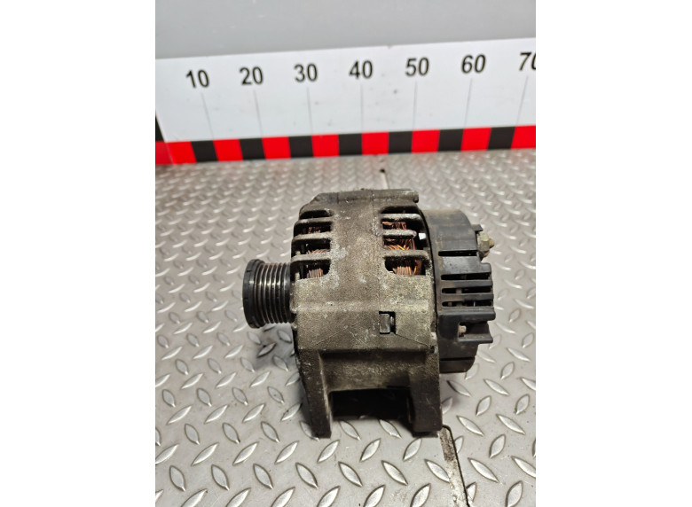 Генератор к Renault Trafic, 2003г.