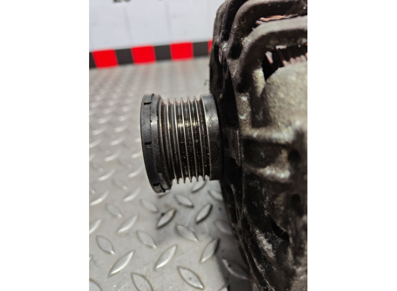 Генератор к Renault Trafic, 2003г.