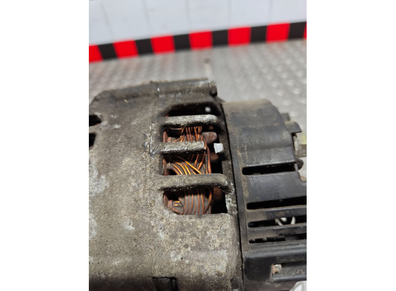 Генератор к Renault Trafic, 2003г.