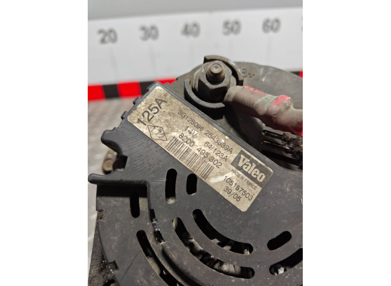 Генератор к Renault Trafic, 2003г.