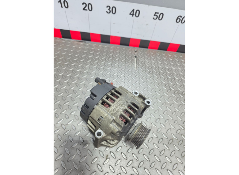 Генератор к Renault Scenic, 2002г.