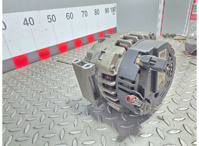 Генератор к Renault Scenic, 2002г.