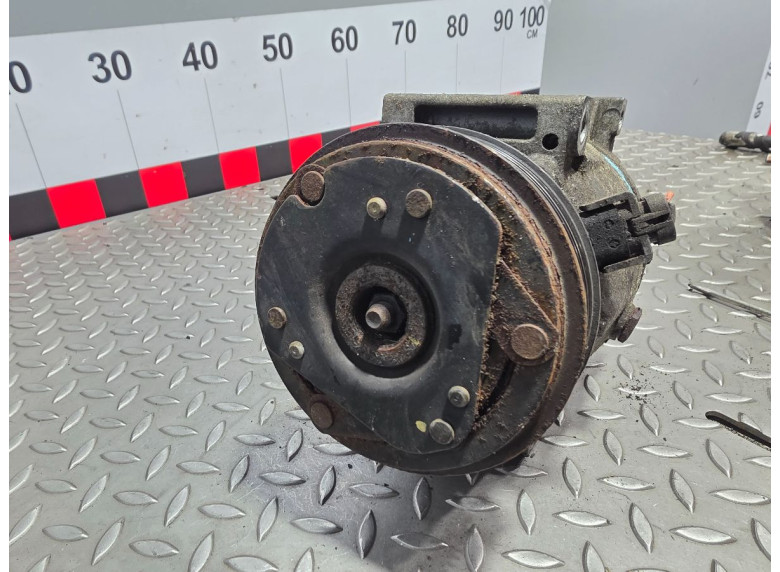 Компрессор кондиционера к Renault Scenic, 2002г.