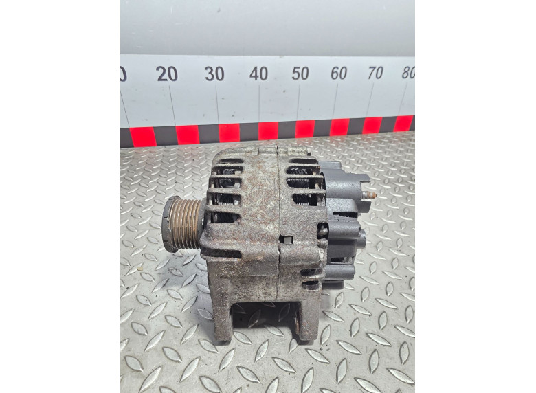 Генератор к Renault Master, 2013г.