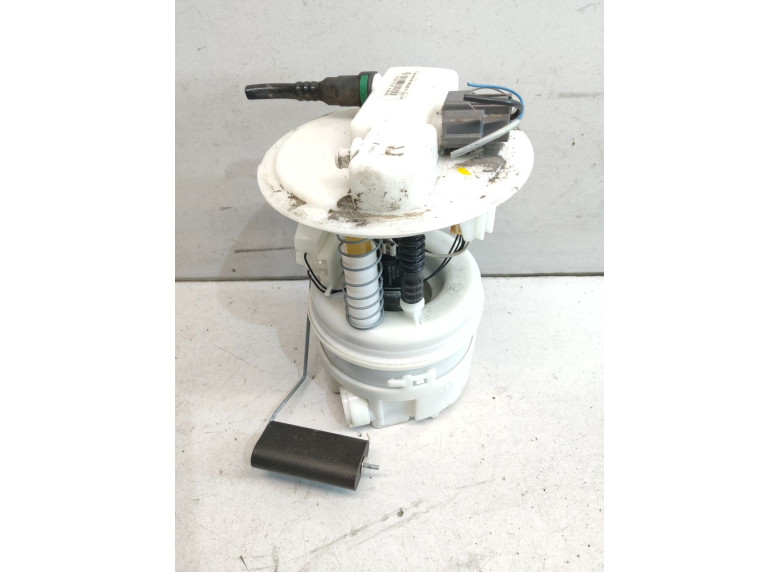 Насос топливный к Renault Logan, 2014г.