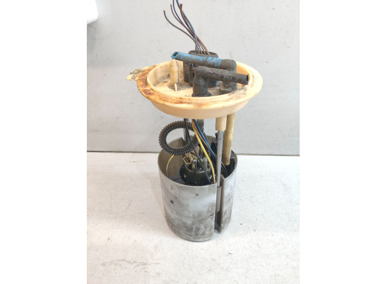 Насос топливный к Seat Leon, 2005г.