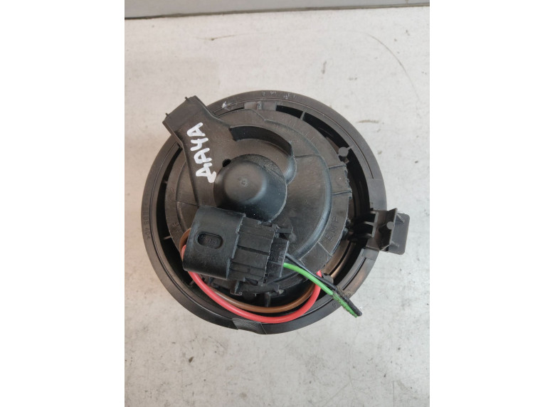 Моторчик печки к Dacia Logan, 2014г.