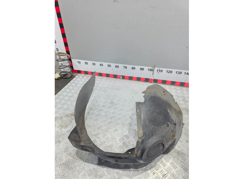 Защита арок передняя правая (подкрылок) к Volkswagen Passat, 2001г.