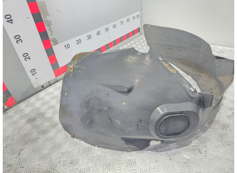 Защита арок передняя левая (подкрылок) к Volkswagen Passat, 2001г.