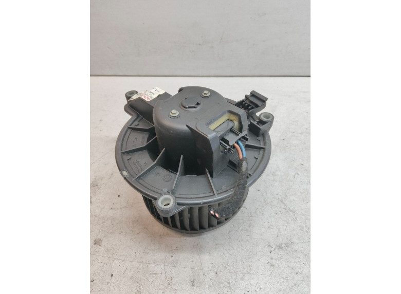 Моторчик печки к Iveco Daily, 2010г.