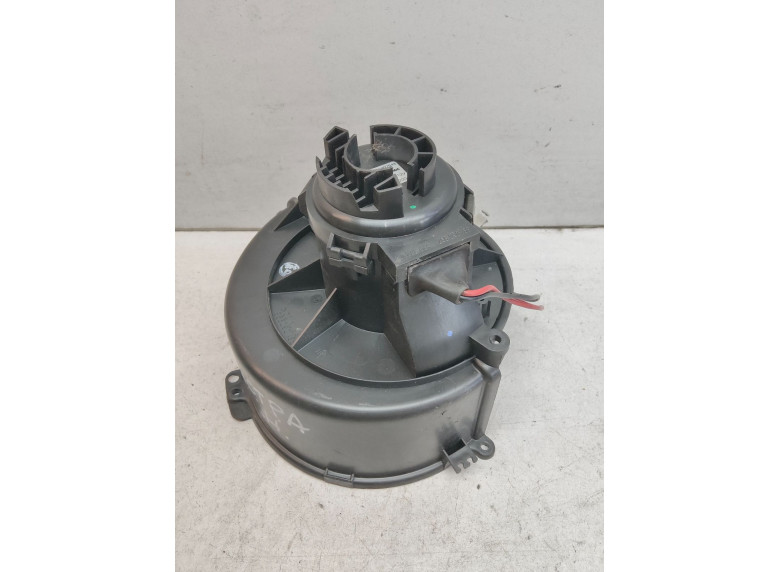 Моторчик печки к Opel Astra, 2004г.