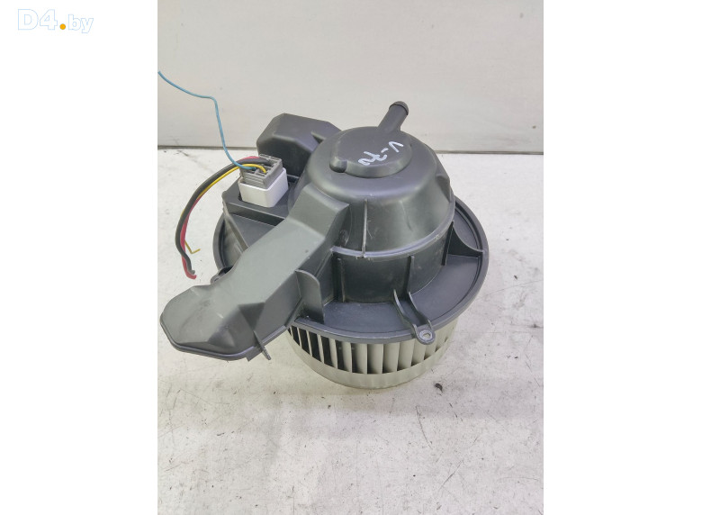 Моторчик печки к Volvo V70 2001 г.