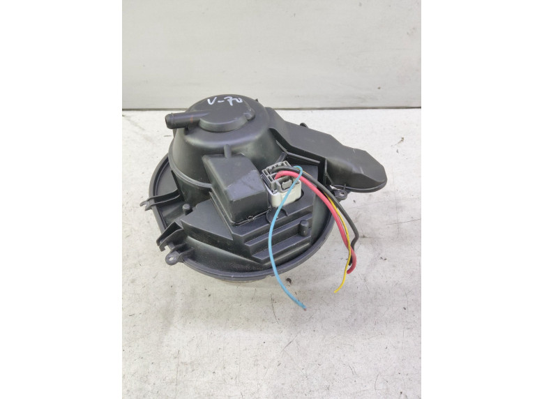 Моторчик печки к Volvo V70, 2001г.