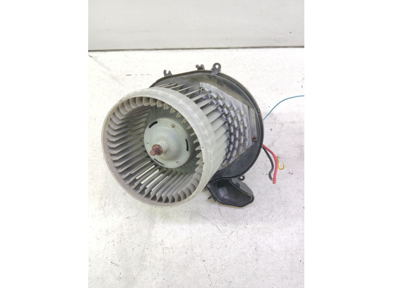 Моторчик печки к Volvo V70, 2001г.