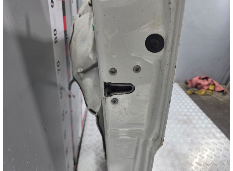 Замок двери передней правой к Mercedes Sprinter, 2008г.