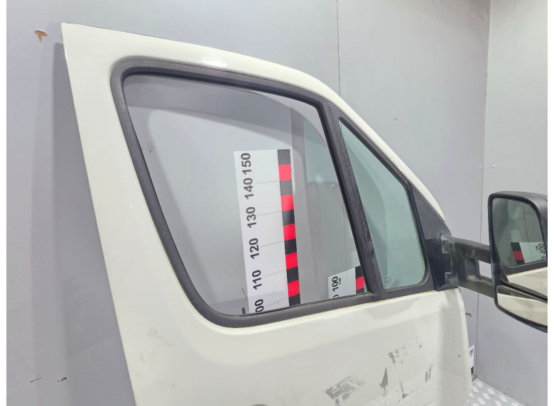 Дверь передняя правая к Volkswagen Crafter, 2008г.