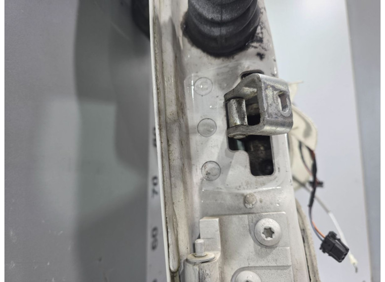 Ограничитель открывания двери передней к Volkswagen Crafter, 2008г.