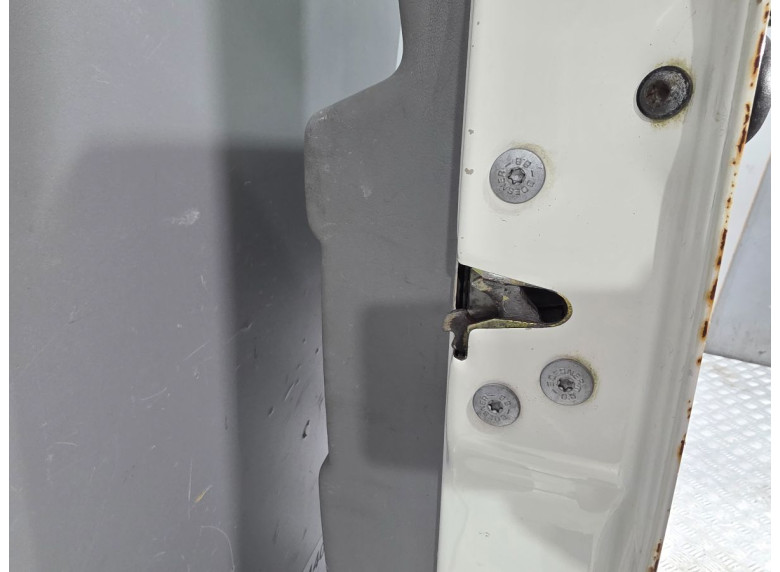 Замок двери передней правой к Volkswagen LT, 2003г.