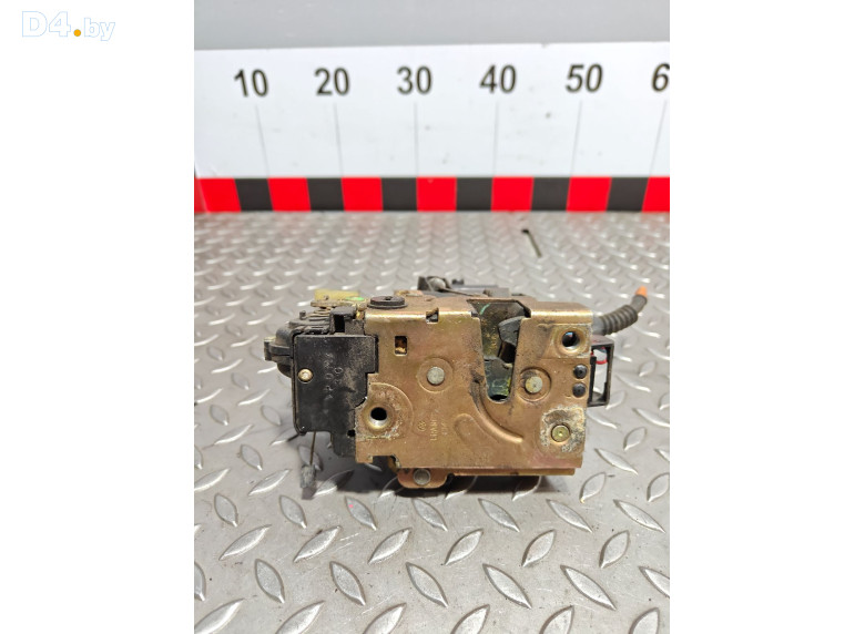 Замок двери задней левой к Volkswagen Golf 1998 г.