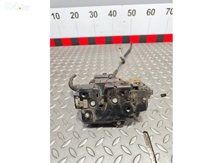 Замок двери задней правой к Volkswagen Passat 1998 г.