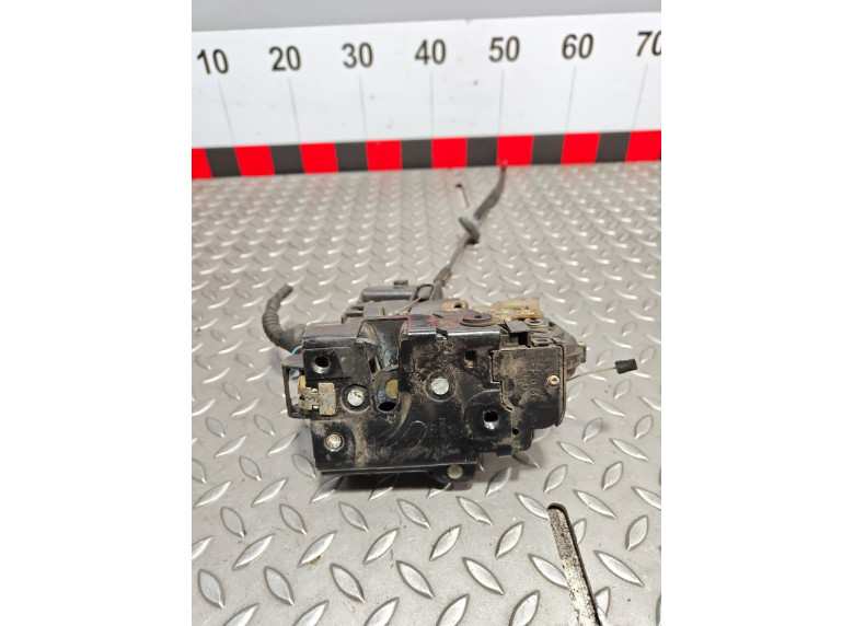 Замок двери задней правой к Volkswagen Golf, 1998г.