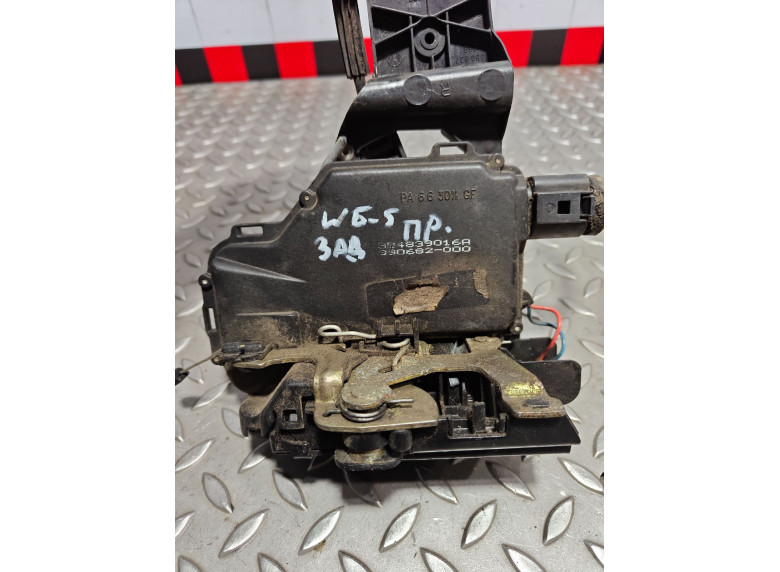 Замок двери задней правой к Volkswagen Golf, 1998г.