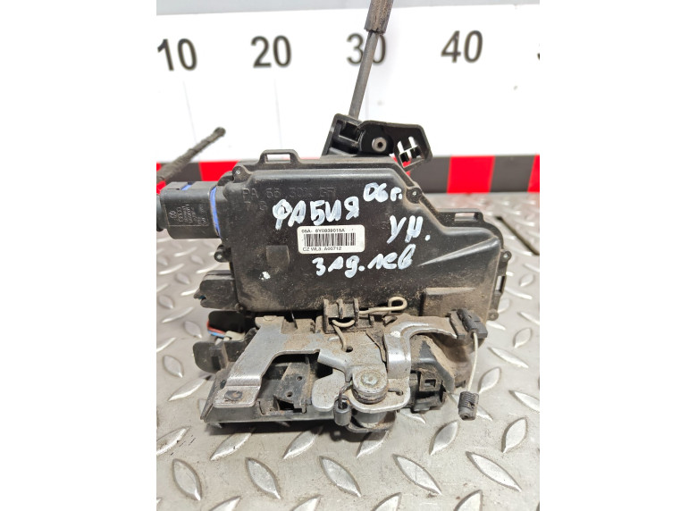 Замок двери задней левой к Skoda Fabia, 2006г.