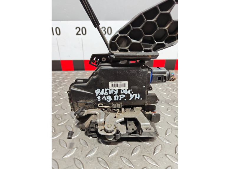 Замок двери задней правой к Skoda Fabia, 2006г.