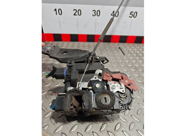 Замок двери задней правой к Skoda Fabia, 2006г.