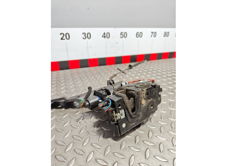 Замок двери задней правой к Skoda Fabia, 2006г.