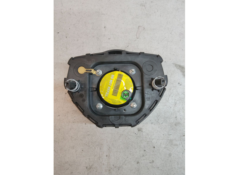 Подушка безопасности водителя к Opel Astra, 2004г.