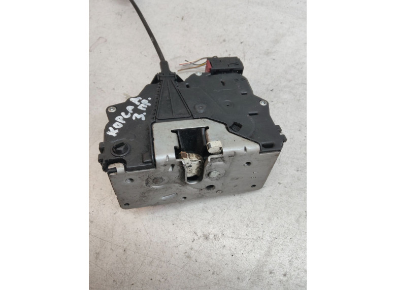 Замок двери задней правой к Opel Astra, 2007г.