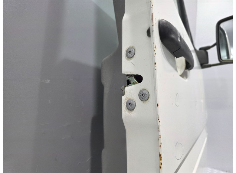 Замок двери передней правой к Volkswagen LT, 2001г.