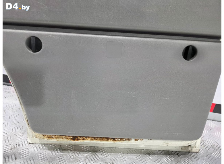 Обшивка двери передней правой (дверная карта) к Volkswagen LT 2001 г.