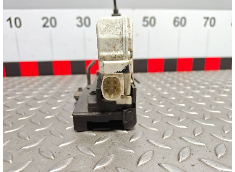 Замок двери задней правой к Seat Alhambra, 2003г.