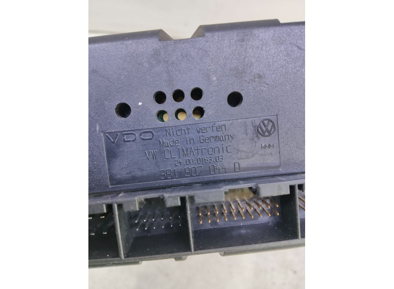 Блок управления печки/климат-контроля к Volkswagen Passat, 2000г.