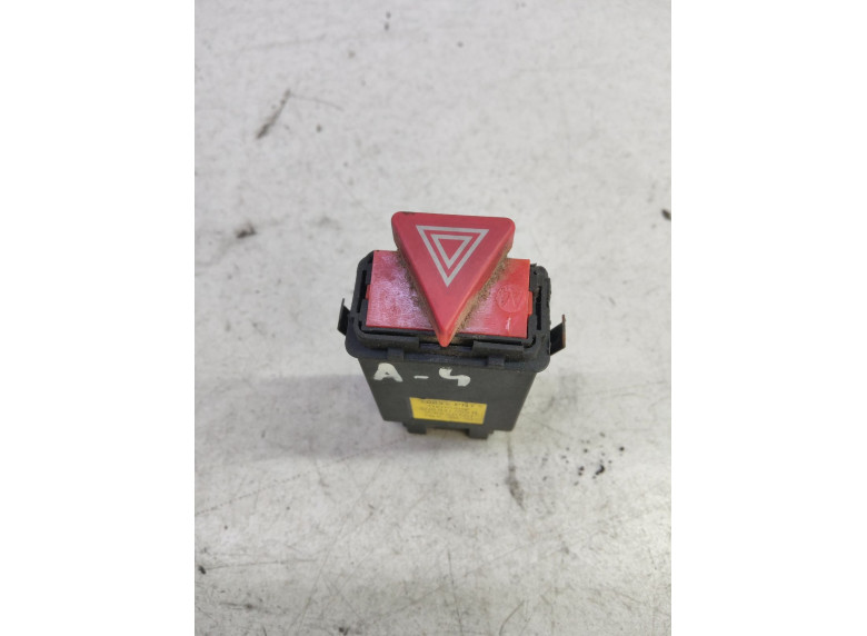 Кнопка аварийной сигнализации к Audi A4, 1999г.