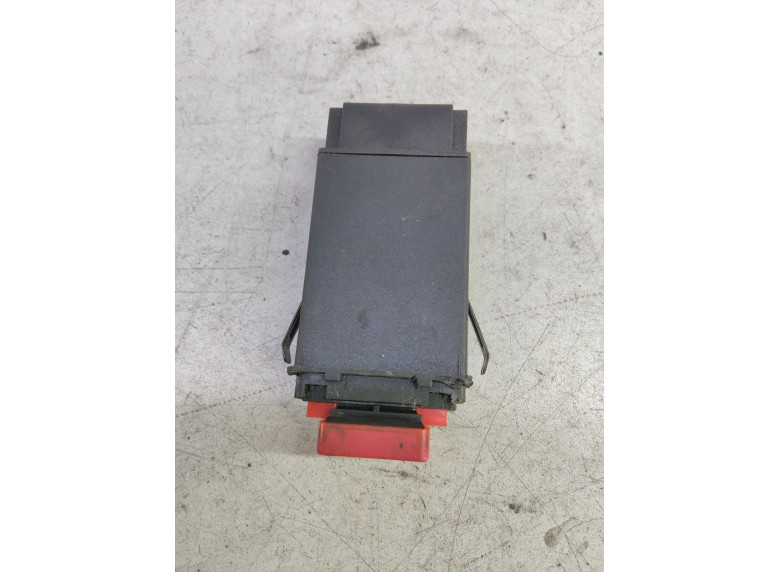 Кнопка аварийной сигнализации к Audi A4, 1999г.