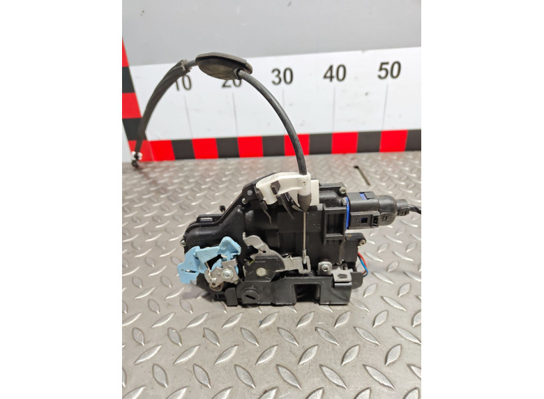 Замок двери задней левой к Volkswagen Golf Plus, 2006г.