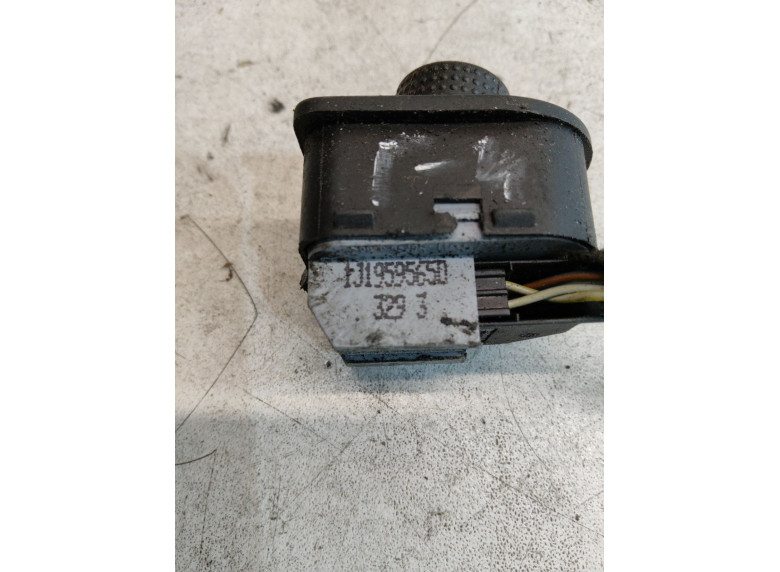 Джойстик регулировки зеркал к Volkswagen Golf, 2000г.