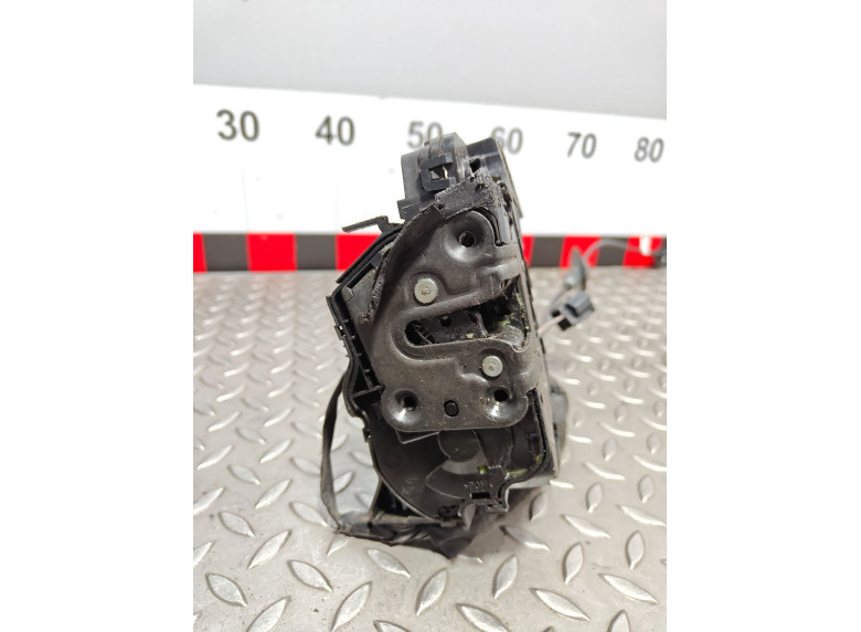 Замок двери передней левой к Renault Megane, 2019г.