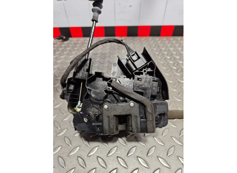 Замок двери задней правой к Renault Megane, 2019г.