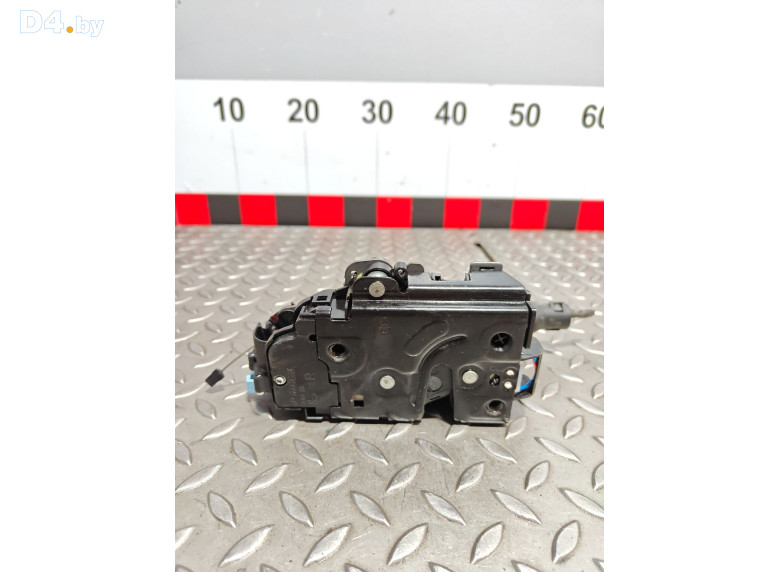 Замок двери передней правой к Skoda Octavia 2007 г.