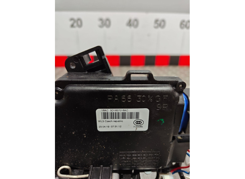 Замок двери передней правой к Skoda Octavia, 2007г.